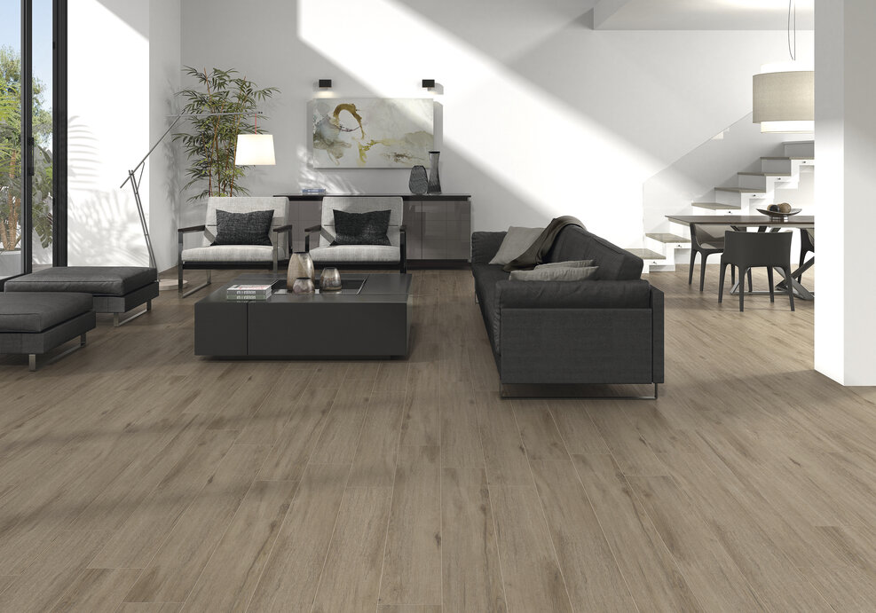 CUKW258BI1824_SABINA_MARRON_20x120_AMB_2_SABINA_MARRON_20x120_AMB_2_SZ2